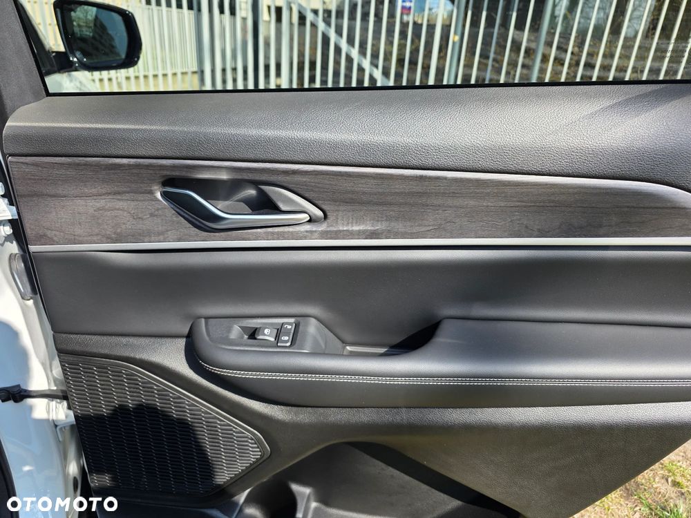 Jeep Grand Cherokee - 37