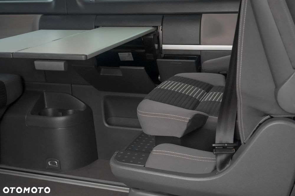 Volkswagen Multivan - 33