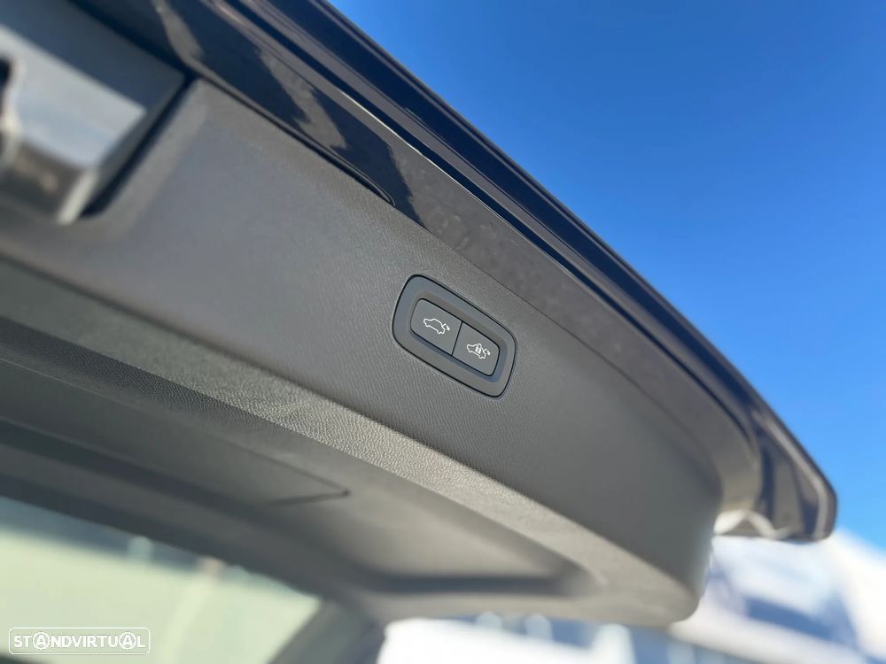 Volvo XC 90 2.0 T8 PHEV Plus Dark AWD - 16