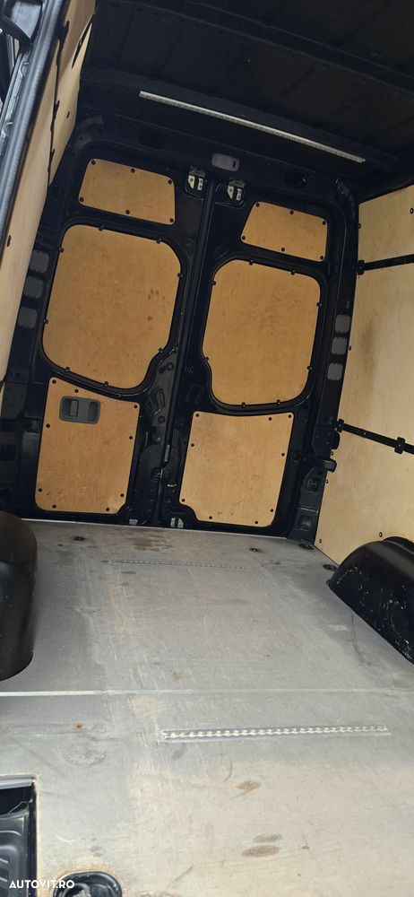 Mercedes-Benz Sprinter - 22