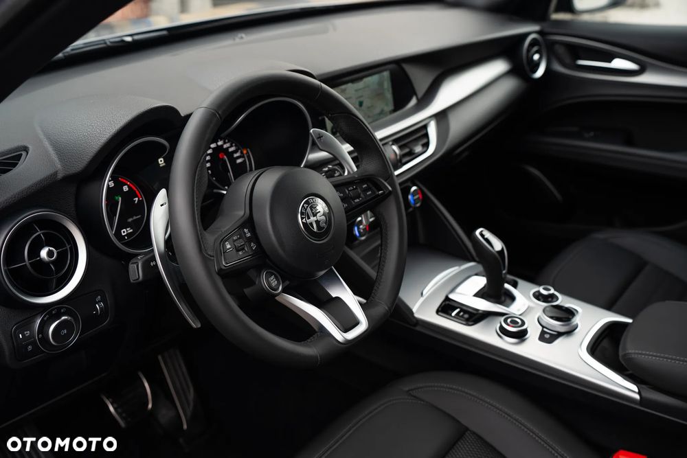 Alfa Romeo Stelvio 2.0 Turbo Sprint Q4 - 17