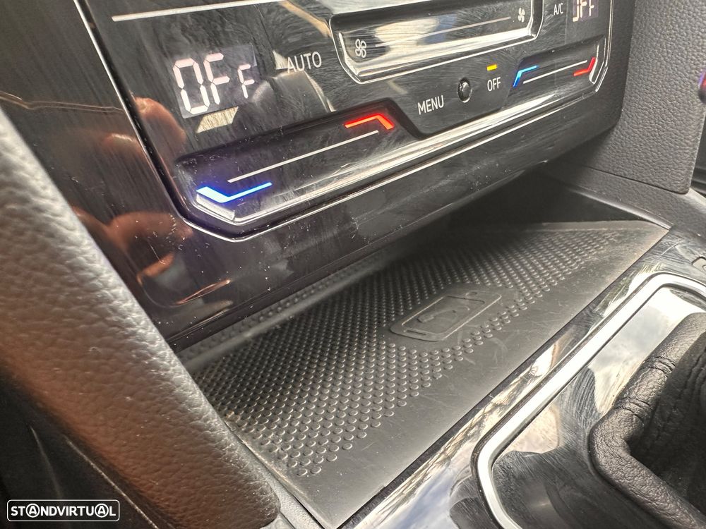 VW Passat Variant - 35