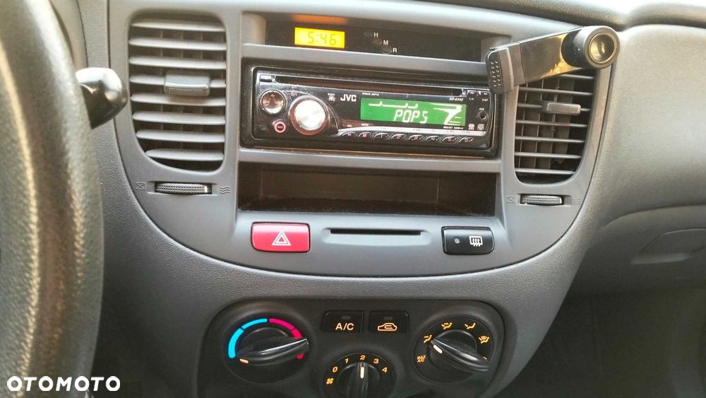Kia Rio - 13