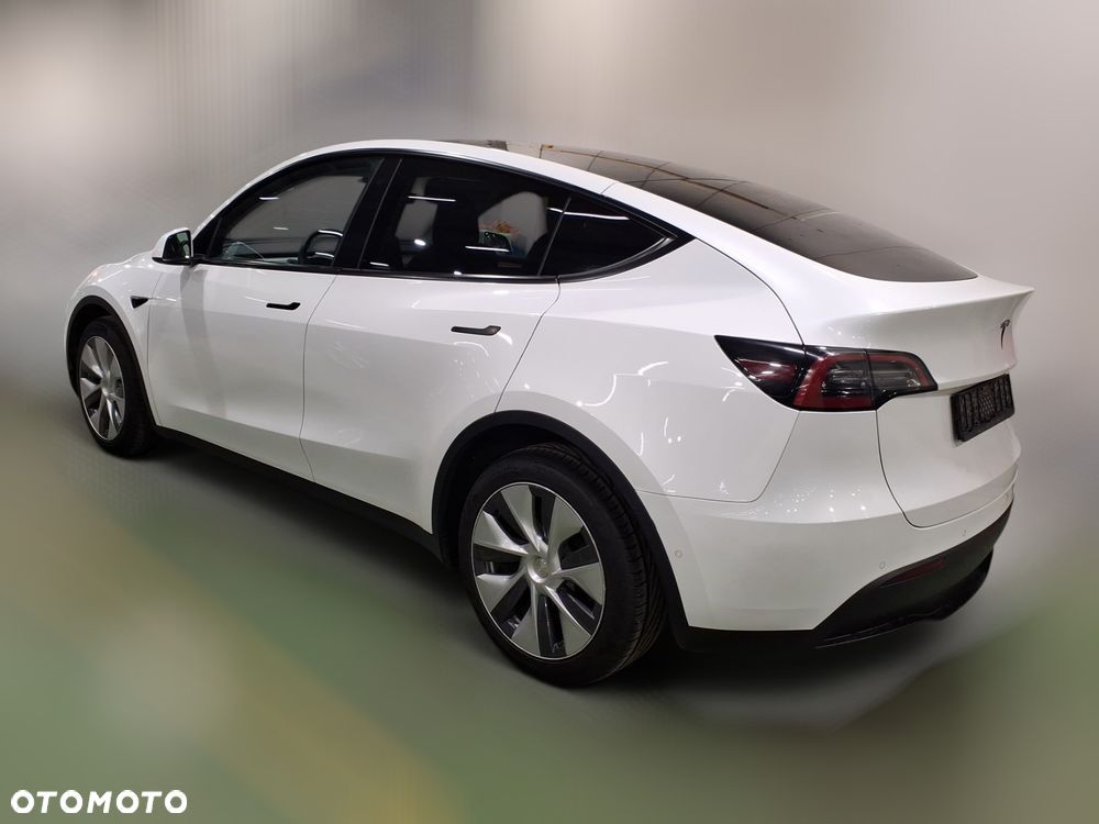 Tesla Model Y Long Range AWD - 5