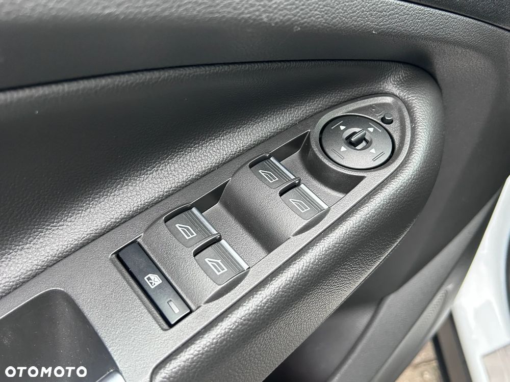 Ford Kuga 2.0 TDCi FWD Titanium - 14