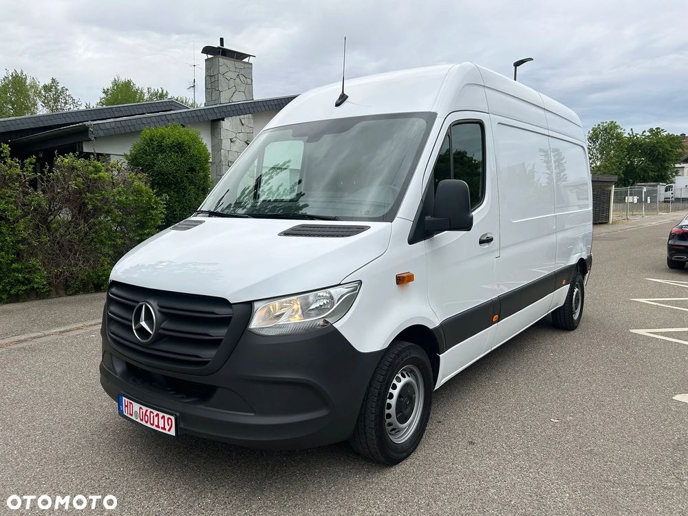 Mercedes-Benz Sprinter - 2