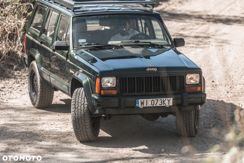 Jeep Cherokee 4.0 Limited - 14