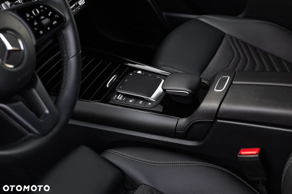 Mercedes-Benz GLB 200 Style 7G-DCT - 20