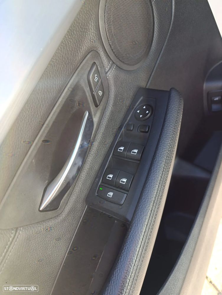 BMW 218 Active Tourer d Line Luxury Auto - 12