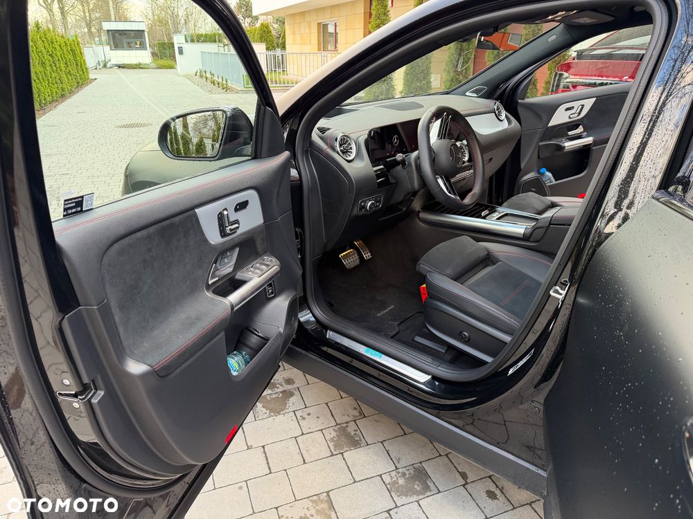 Mercedes-Benz EQA 300 66.5kWh 4-Matic AMG Line - 14