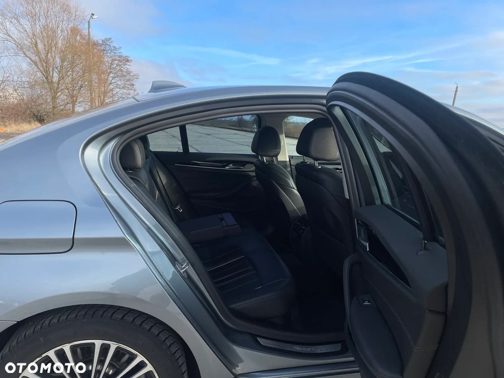 BMW Seria 5 518d Sport Line - 10