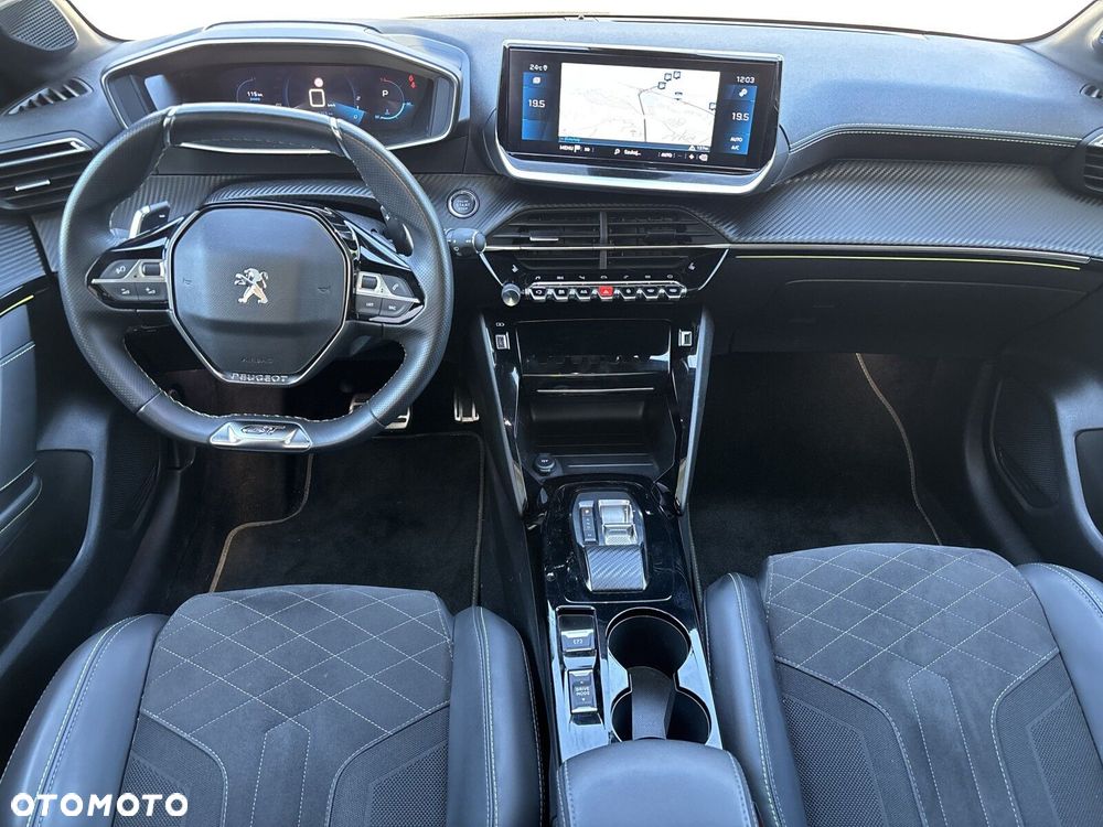 Peugeot 208 - 10