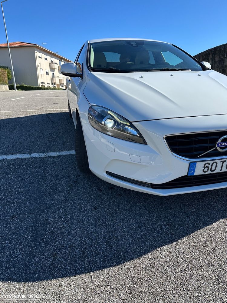 Volvo V40 D2 Momentum - 10