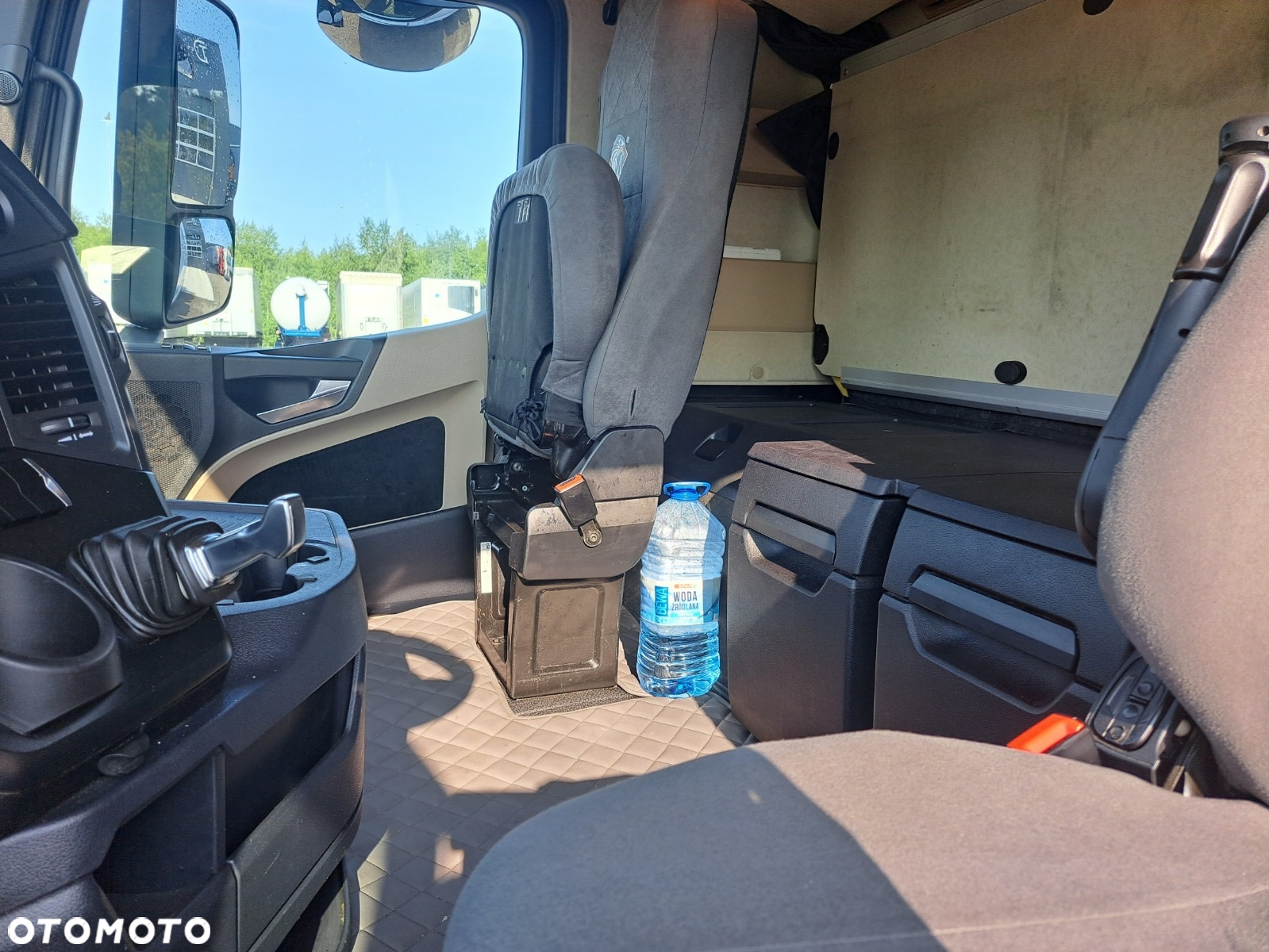 Mercedes-Benz 1845 LOWDECK - 16