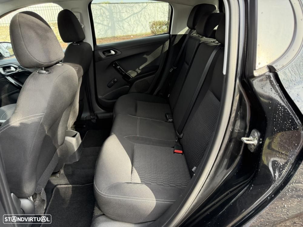 Peugeot 208 1.4 HDi Active - 23