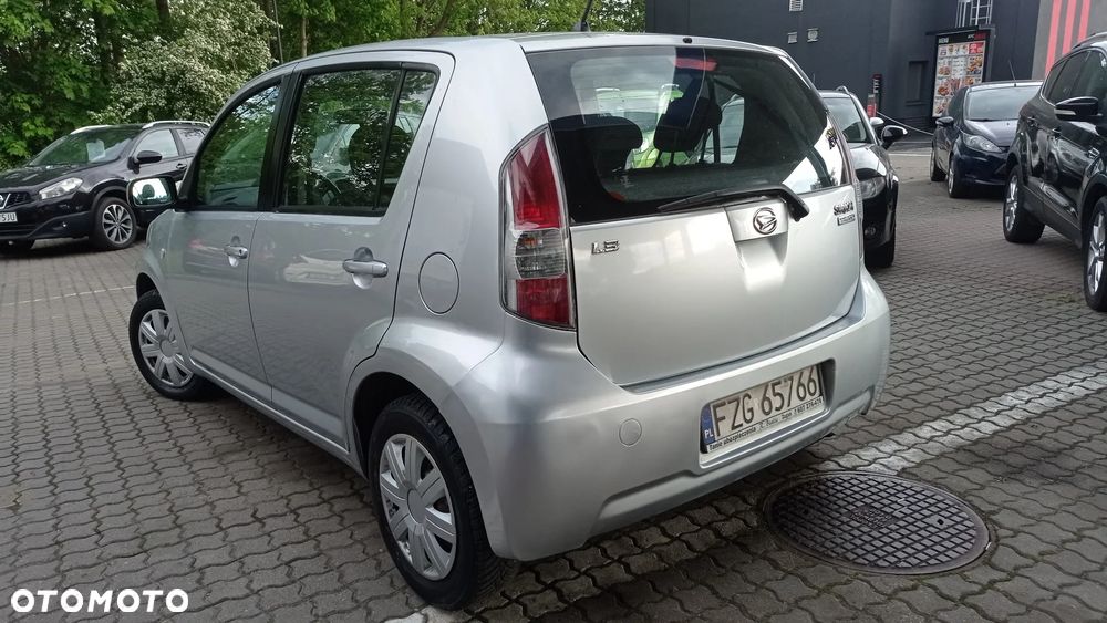 Daihatsu Sirion 1.3 - 12
