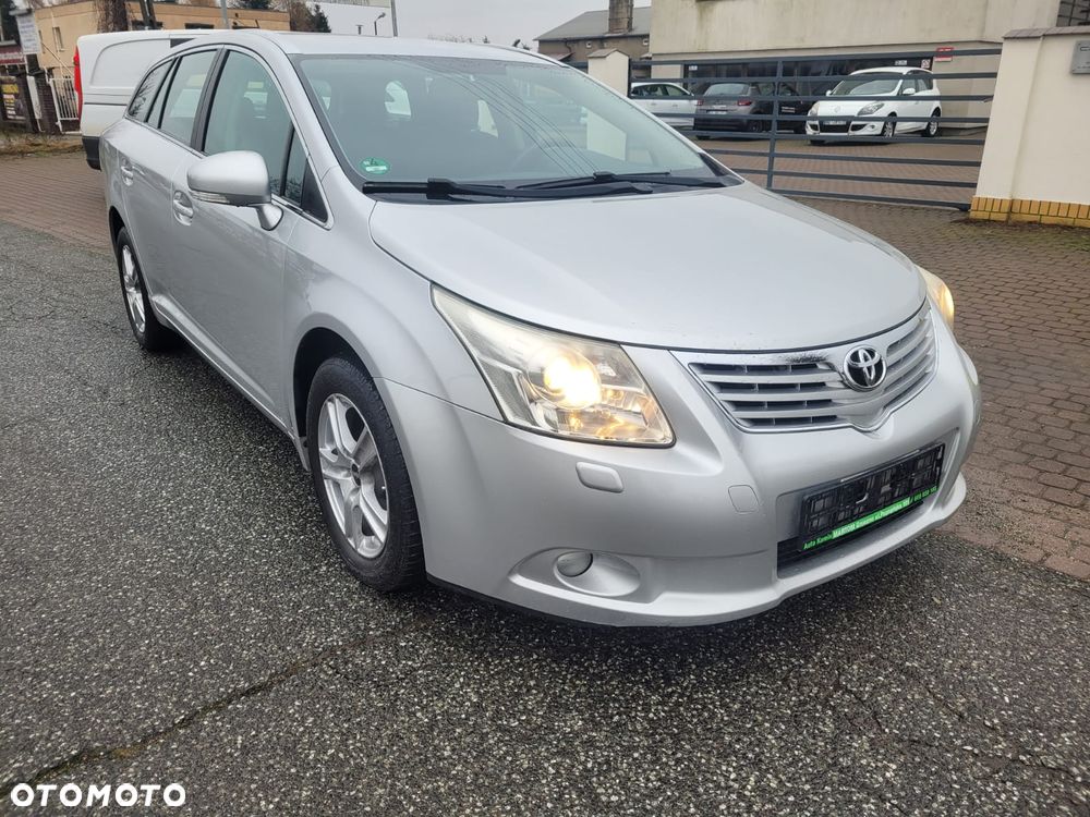 Toyota Avensis 1.8 Comfort - 2