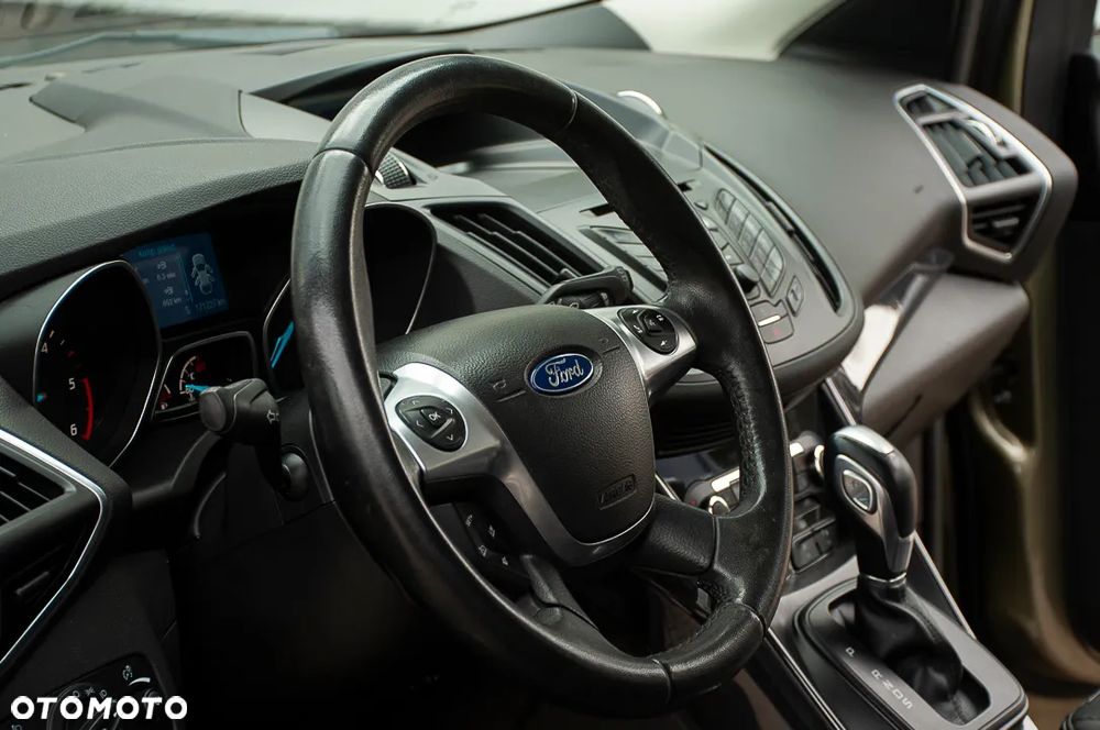 Ford Kuga 2.0 TDCi 4x4 Titanium - 29