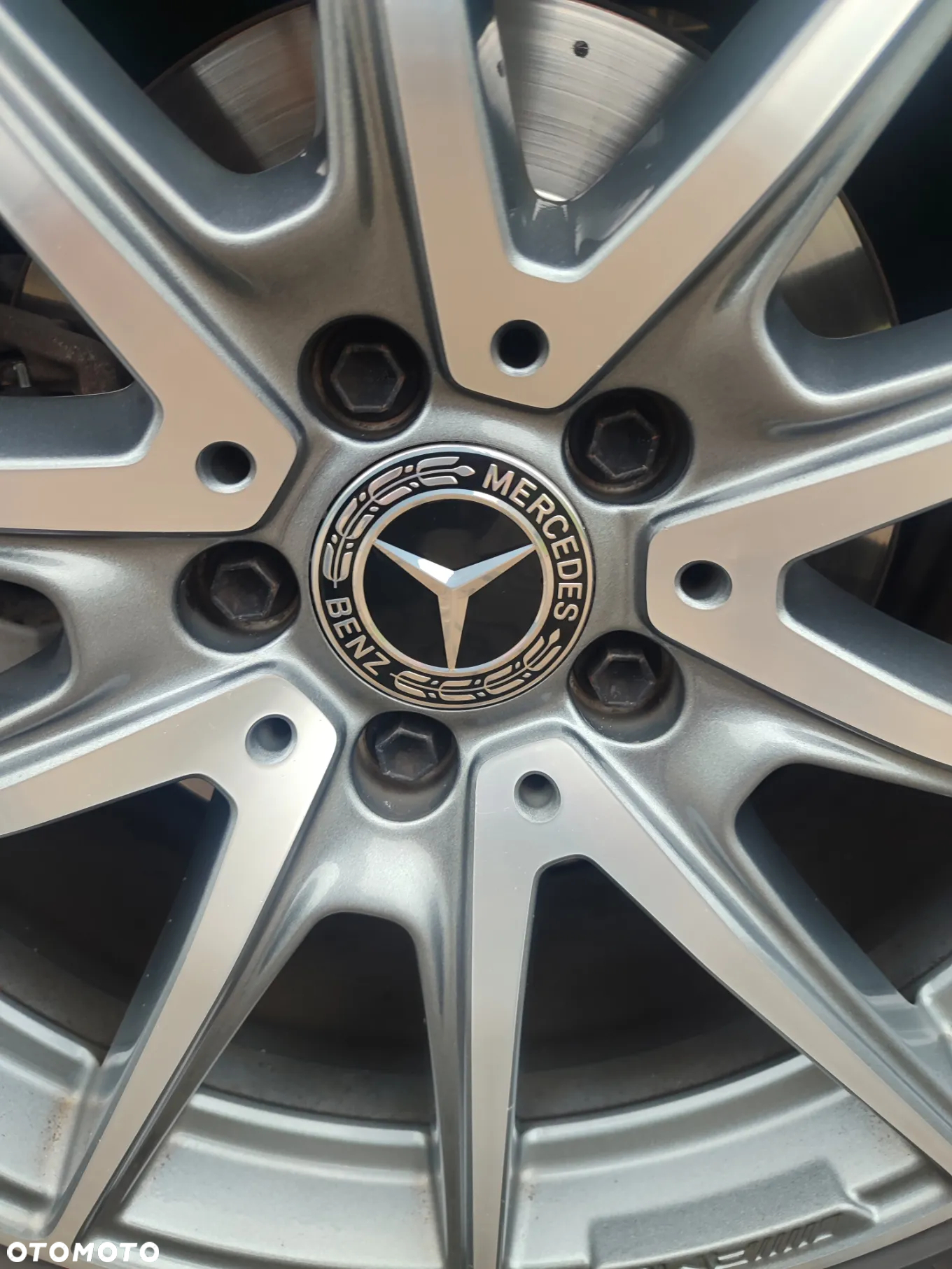 Mercedes-Benz Klasa E 300 d T 9G-TRONIC - 37