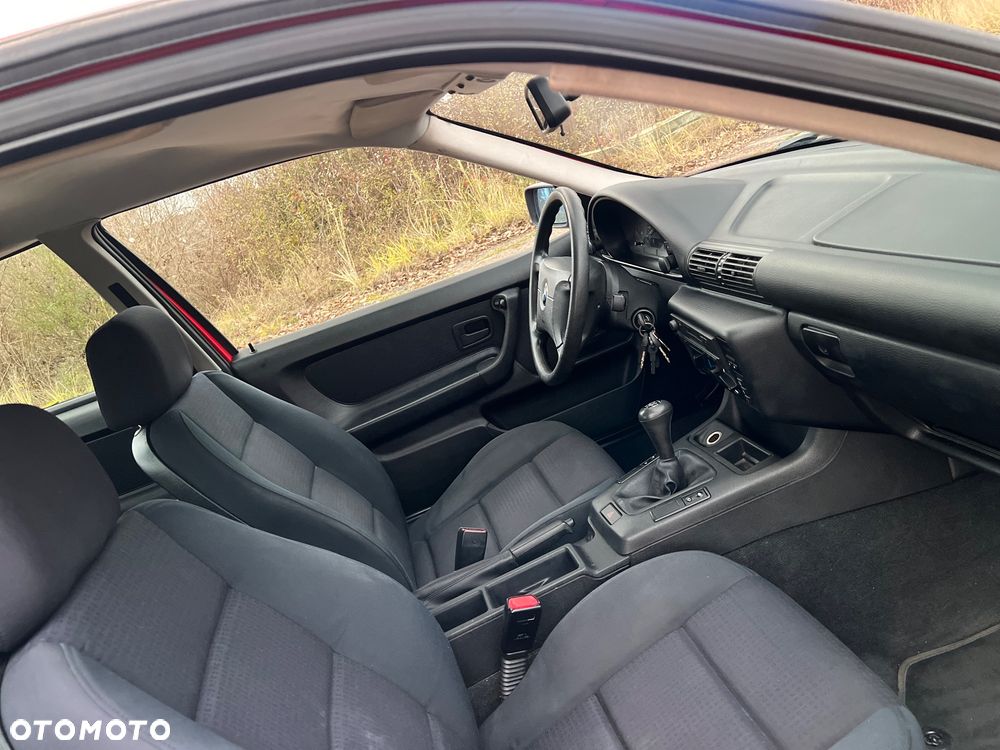 BMW Seria 3 316i - 23