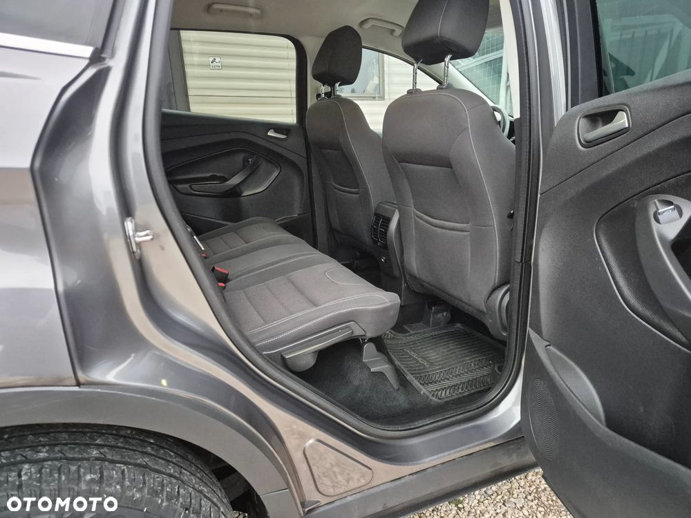 Ford Kuga 2.0 TDCi 2x4 Titanium - 19