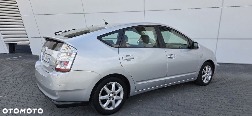 Toyota Prius 1.5 VVT-i Sol - 11