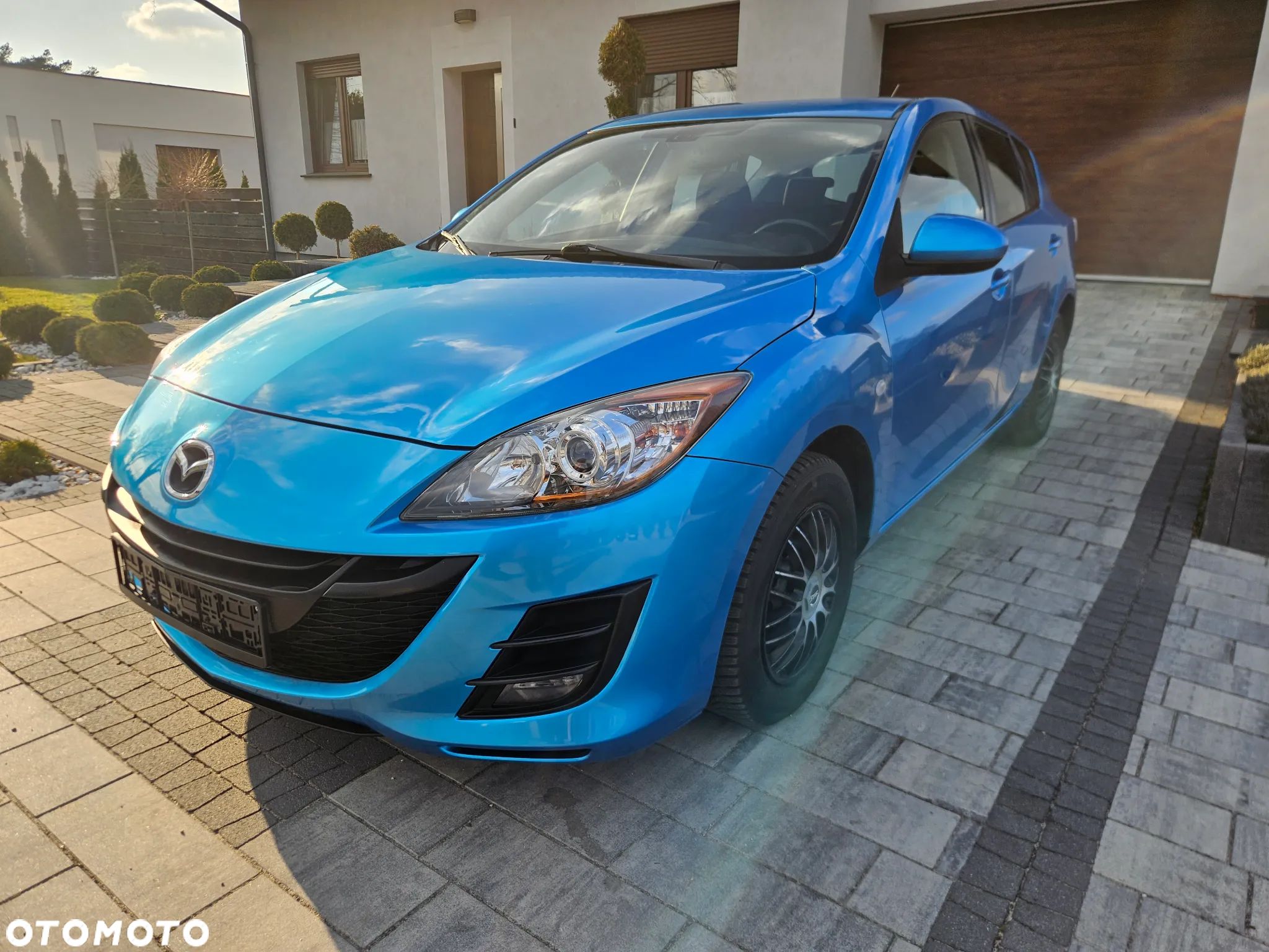 Mazda 3 1.6 Active + - 1