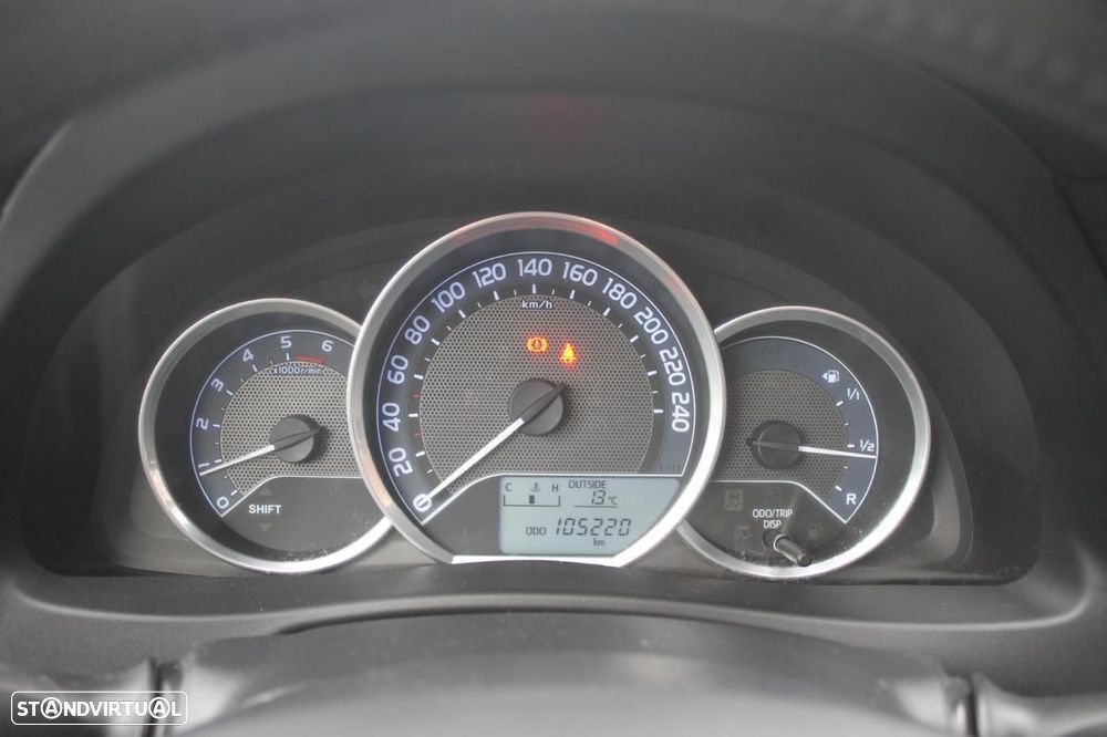 Toyota Auris 1.4 D-4D Exclusive - 24