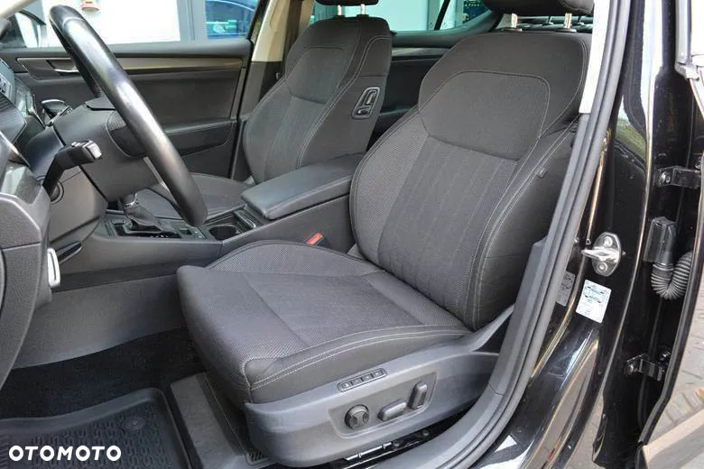 Skoda Superb 2.0 TDI SCR Style DSG - 33