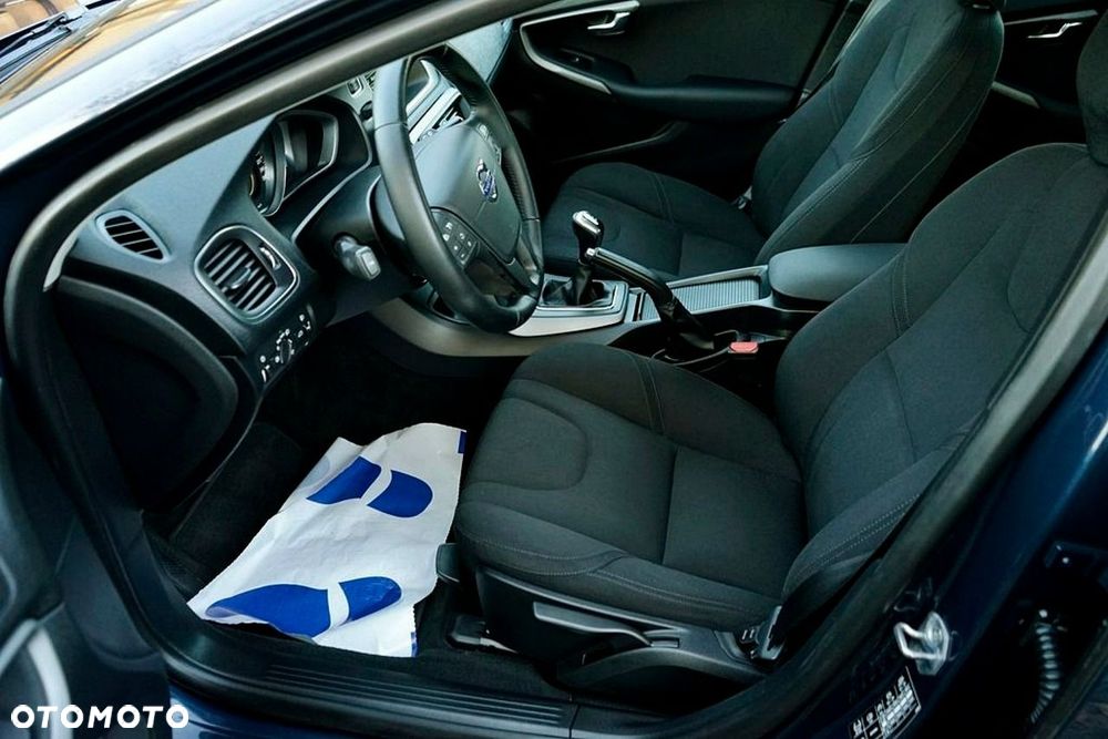 Volvo V40 - 16