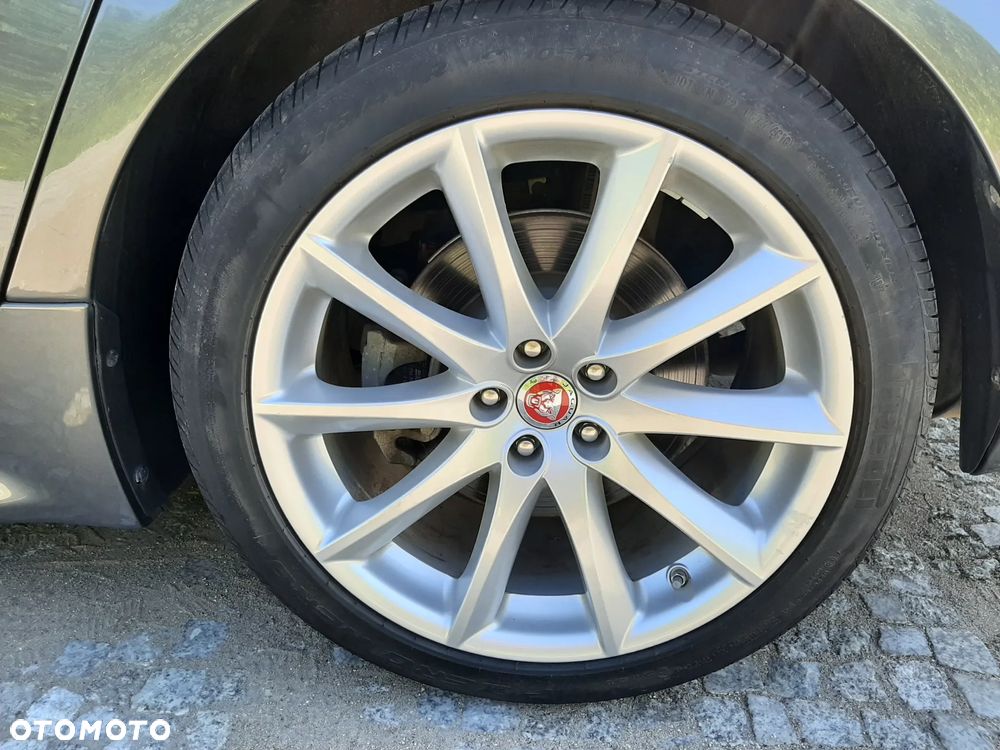 Jaguar XJ 3.0 V6 Kompressor AWD R-Sport - 9