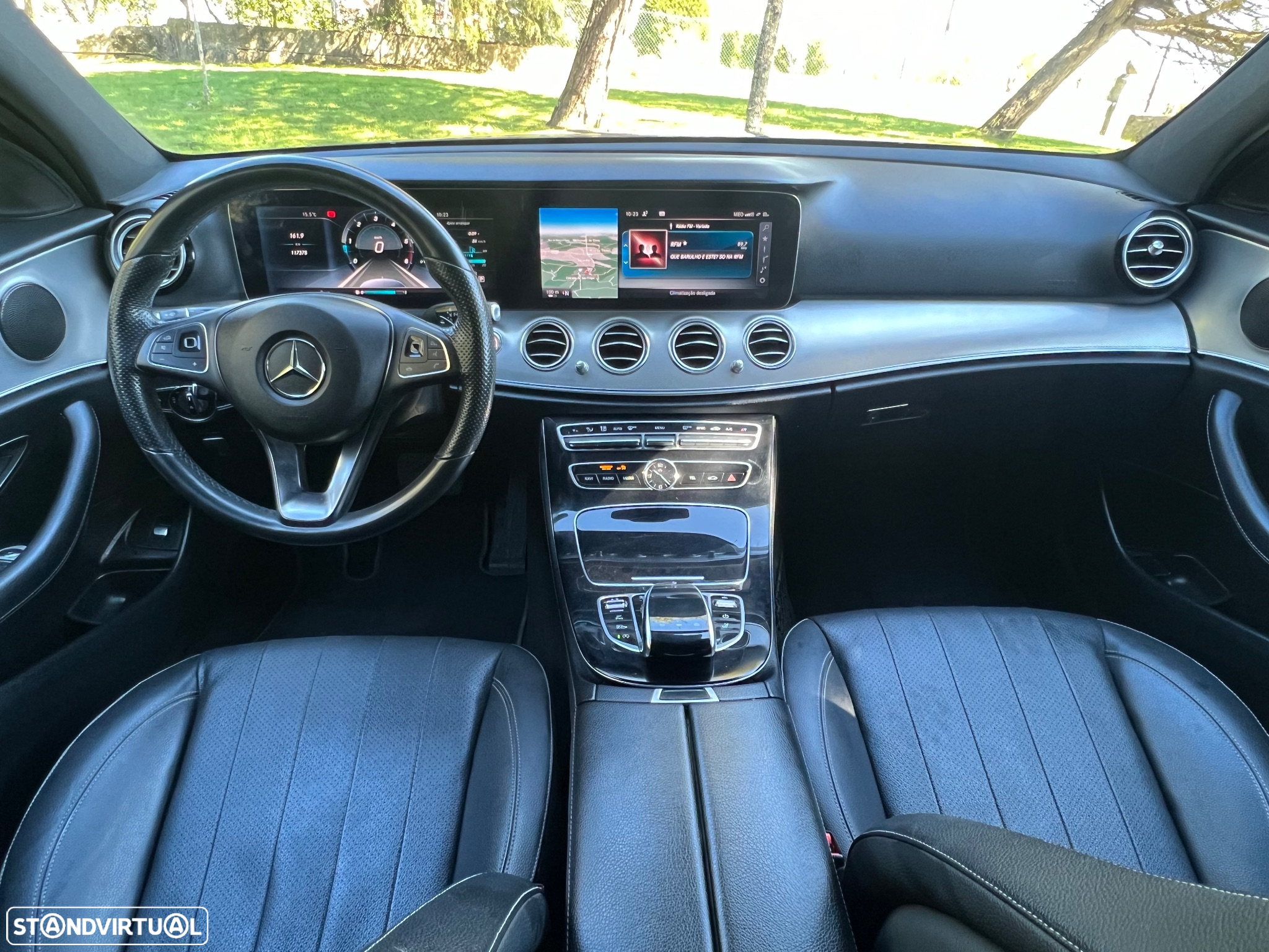 Mercedes-Benz 220 - 22