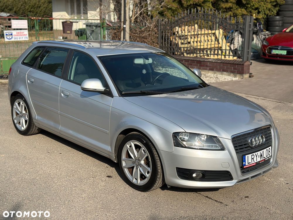 Audi A3 Sportback 1.6 TDI DPF S line Sportpaket - 11