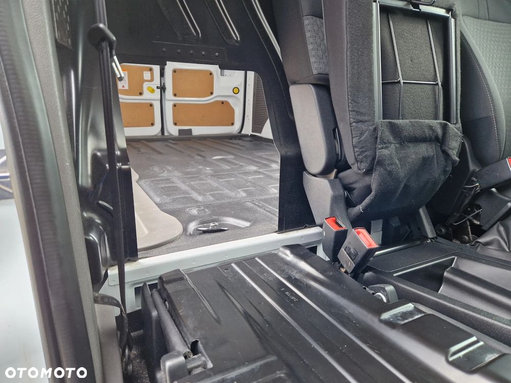 Ford TRANSIT CONNECT - 23