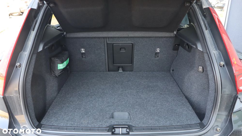 Volvo XC 40 T3 Momentum Pro - 17