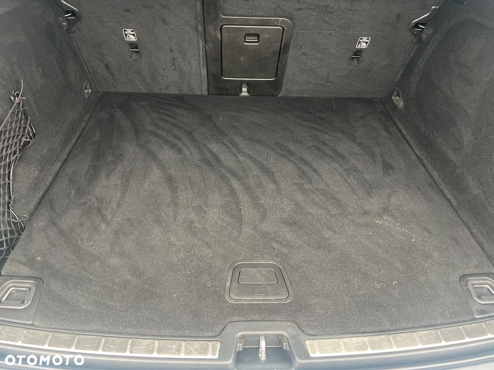 Volvo XC 60 B4 D AWD Plus Dark - 18