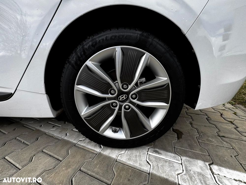 Hyundai IONIQ 1.6 GDI Premium - 16