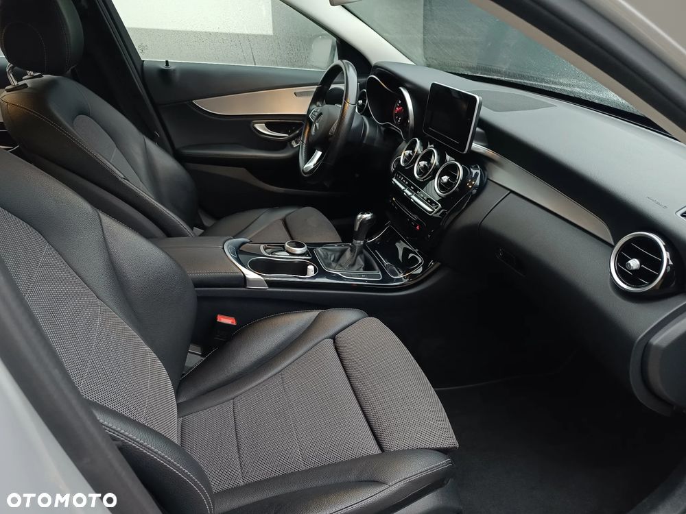 Mercedes-Benz Klasa C 180 Avantgarde - 11