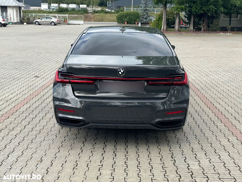 BMW Seria 7 745e - 4