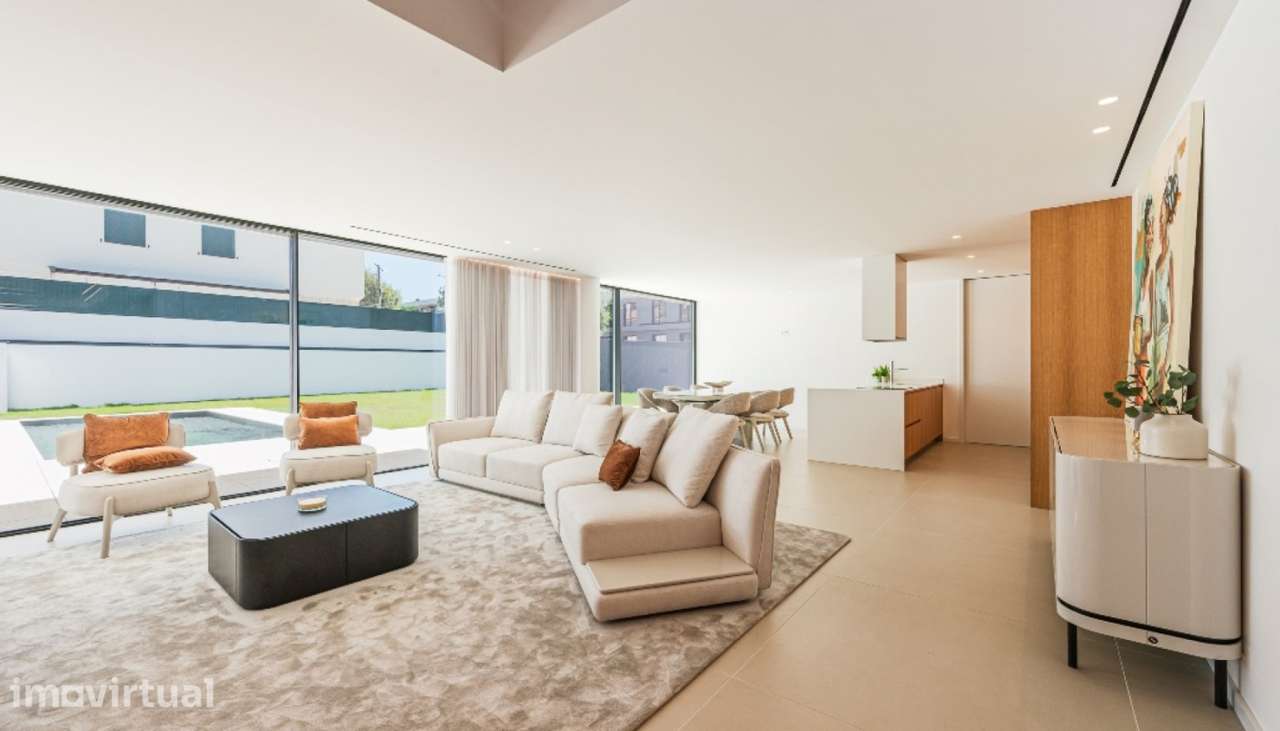 Moradia V4+1 com jardim, piscina e vistas de mar à venda em Valadares - Grande imagem: 5/30