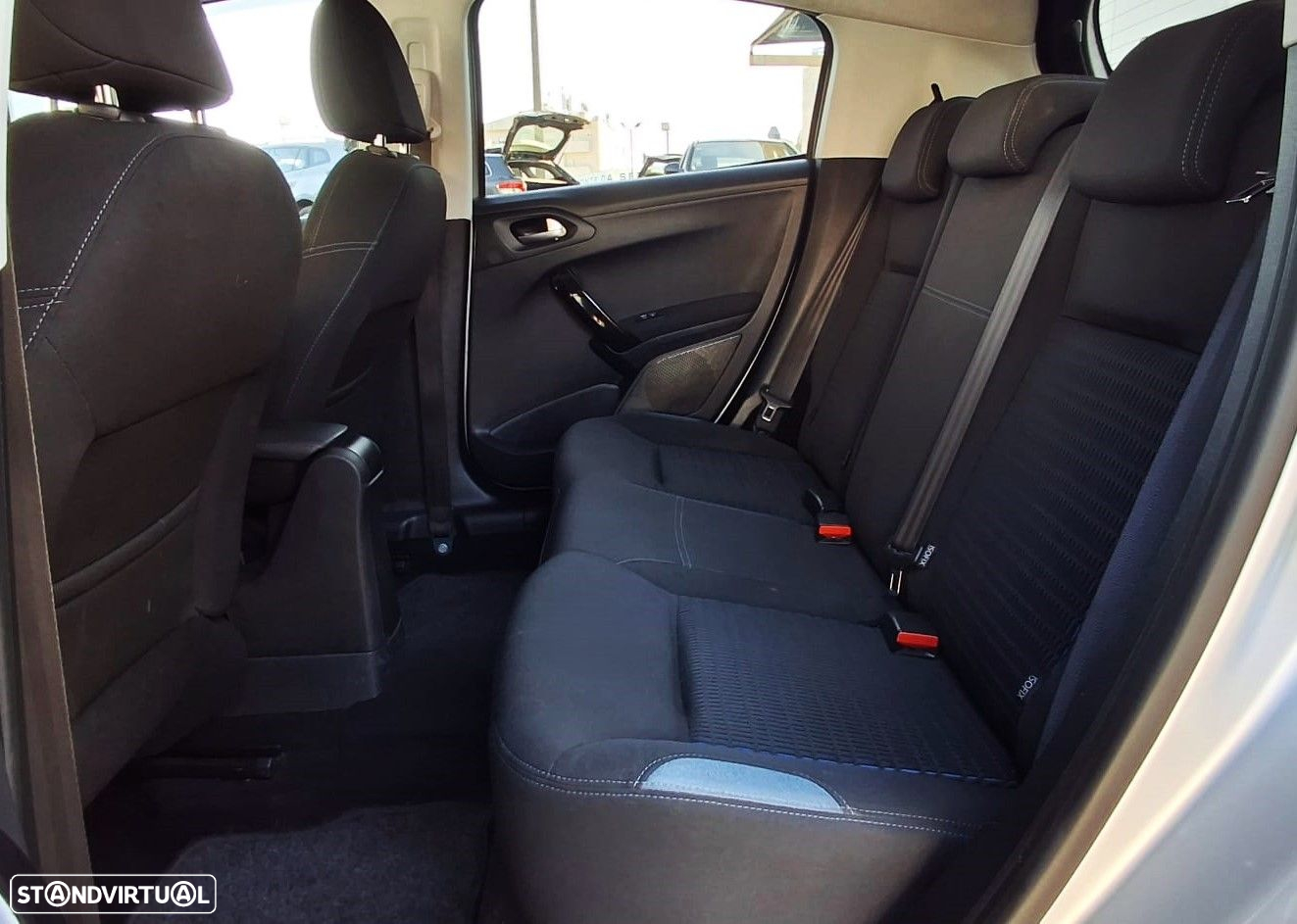 Peugeot 208 1.6 e-HDi Allure 2-Tronic - 13