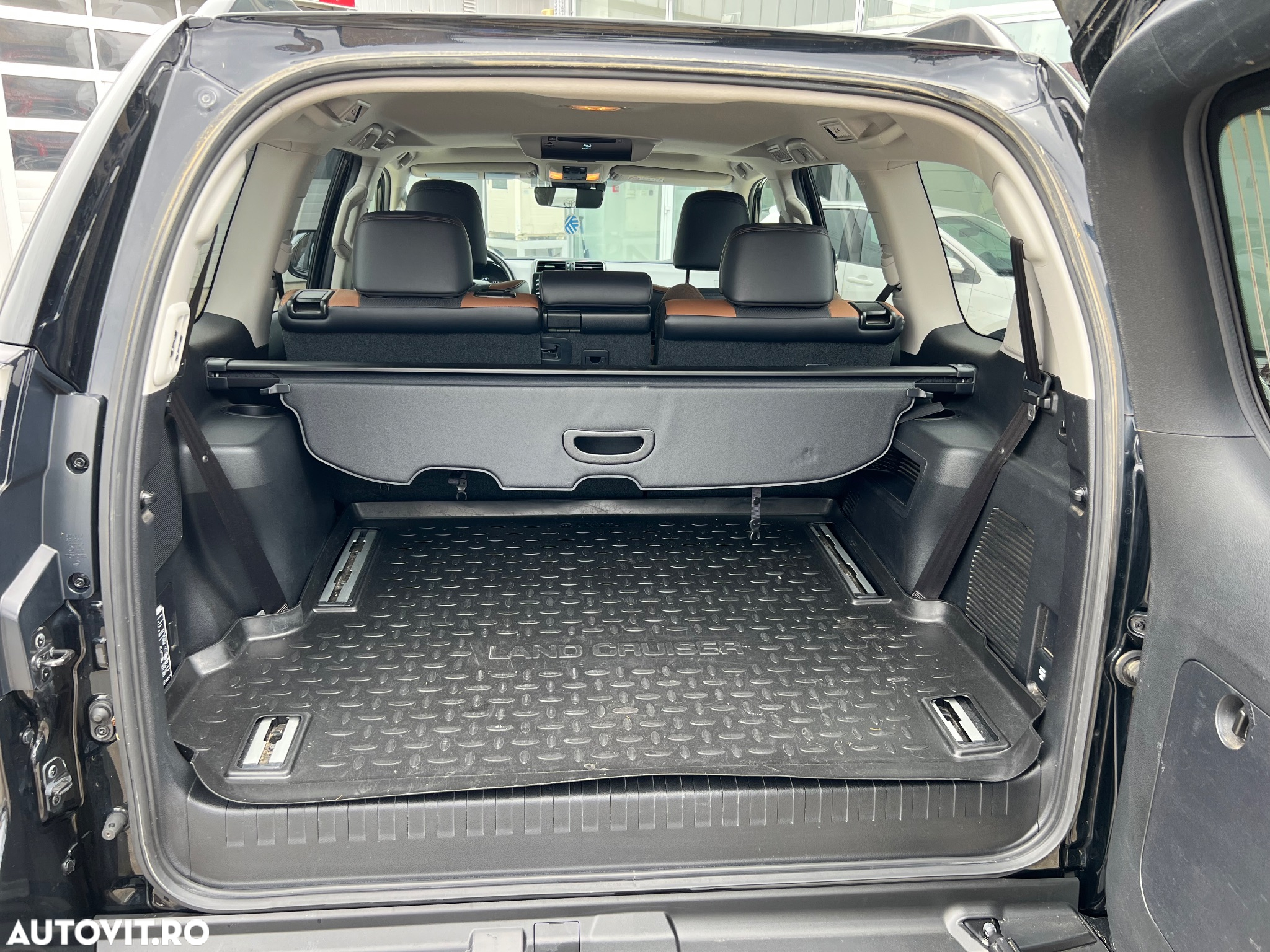 Toyota Land Cruiser 2.8l D-4D 204 CP A/T 7 locuri Luxury AVS Black - 7