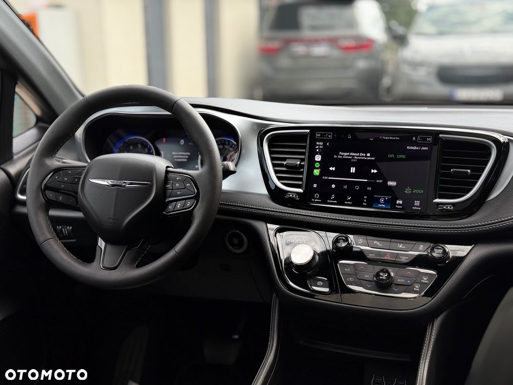 Chrysler Pacifica - 23