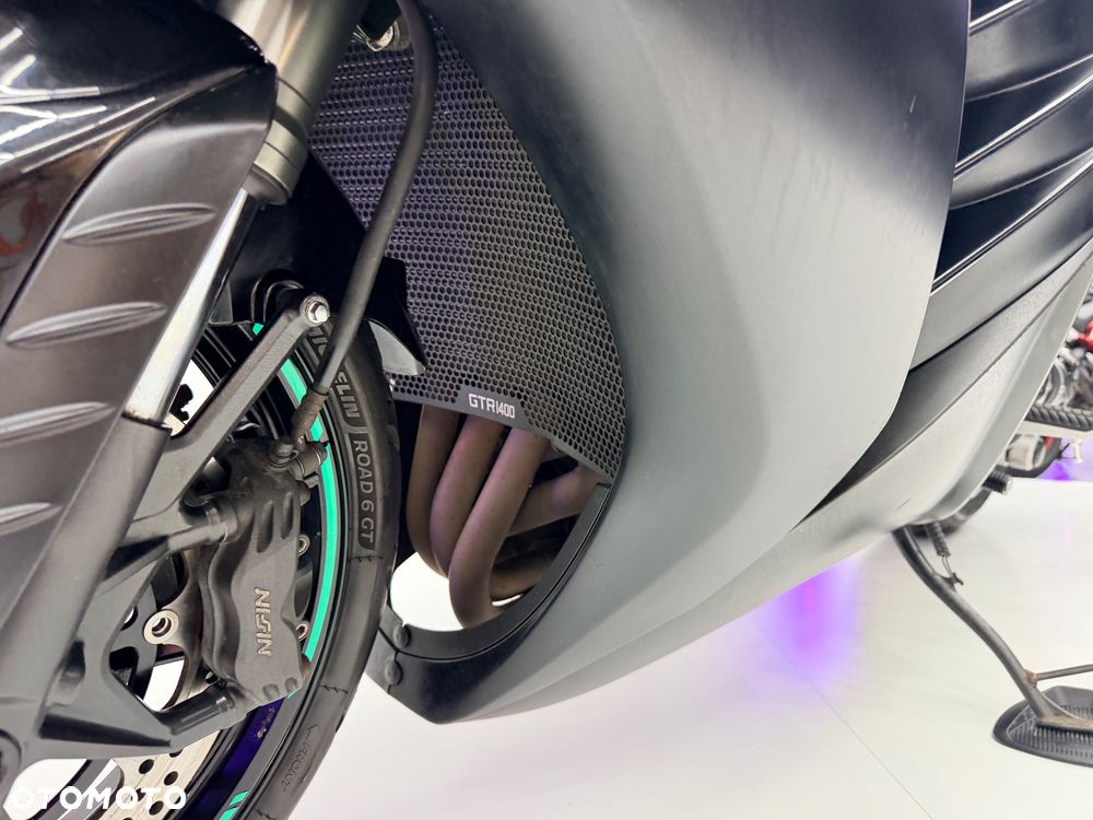 Kawasaki GTR - 33