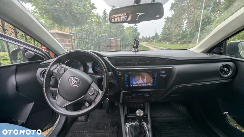 Toyota Auris 1.6 Premium - 5