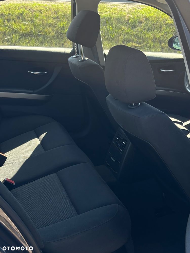 BMW Seria 3 320i - 12