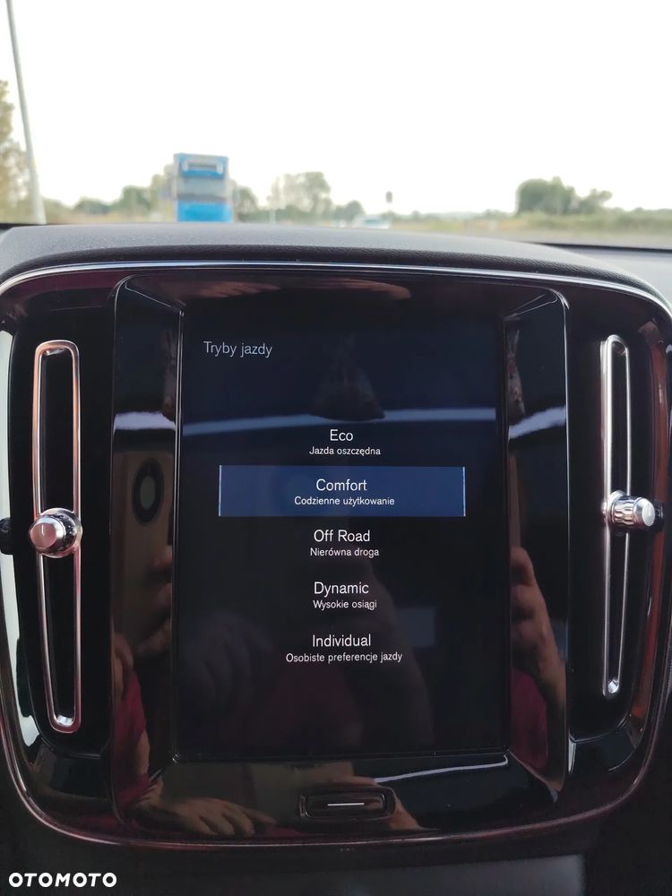 Volvo XC 40 D4 AWD Momentum Pro - 12