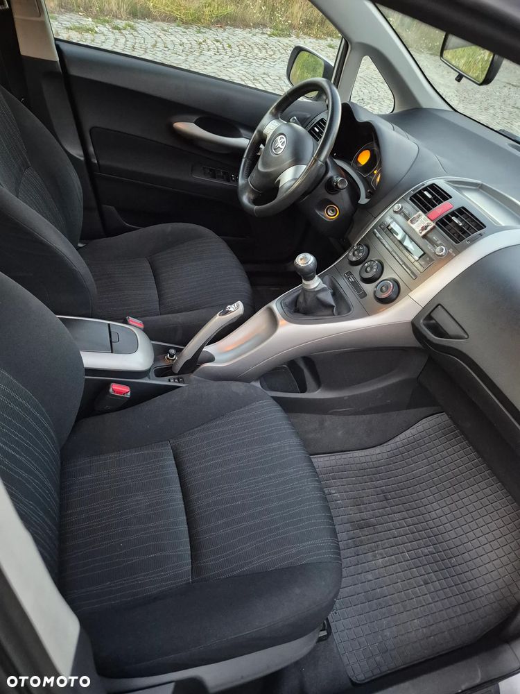 Toyota Auris 1.4 D-4D Terra - 7