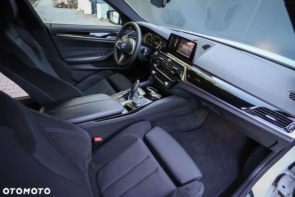 BMW Seria 5 520d M Sport Edition - 24