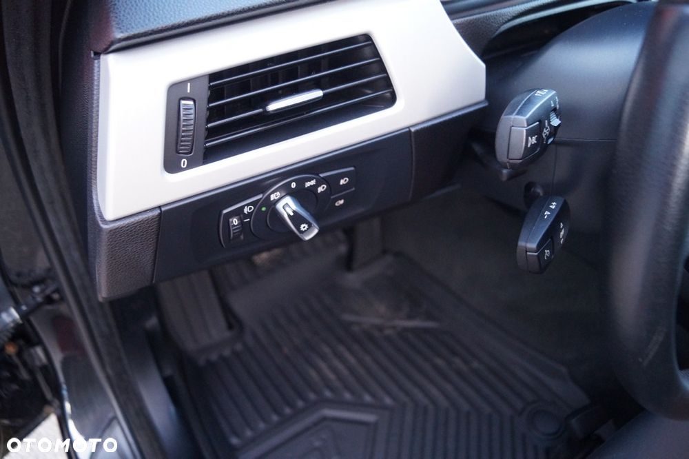 BMW Seria 3 318i Edition Exclusive - 18
